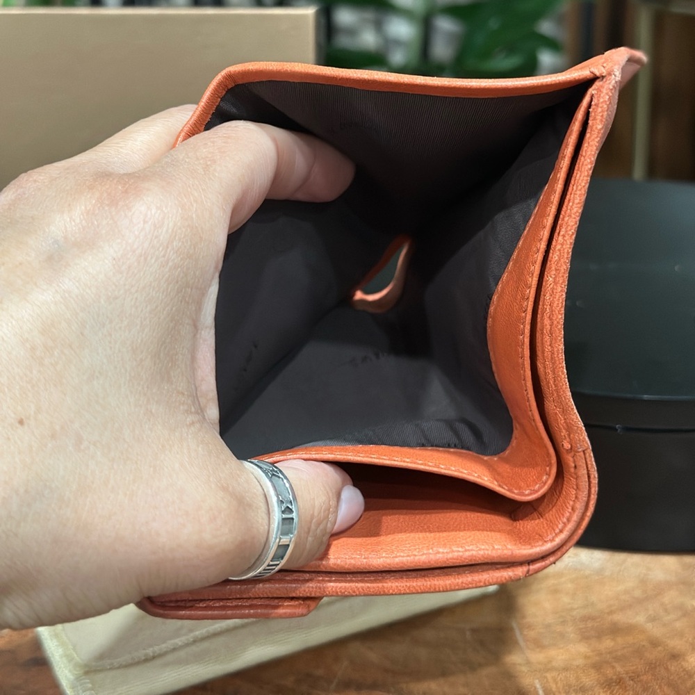 Loewe Coral Anagram Leather Compact Wallet w/ Box & Dust Bag - Picture 6 of 10